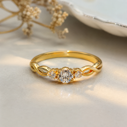 Anel Solitário Elegance™ | Semi Joia Banhada a Ouro com Zircônias