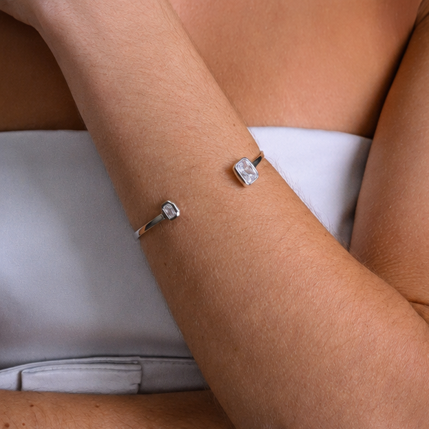 Bracelete Retangular com Banho em Ródio Branco