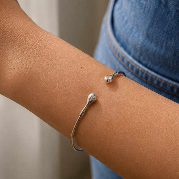 Bracelete Design com Banho em Ródio Branco