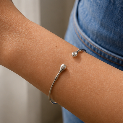 Bracelete Design com Banho em Ródio Branco